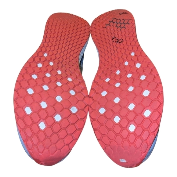 New Balance Gray Mariscg3 Fresh Foam Running Sneakers Size men's 12 GUC - Picture 6 of 10